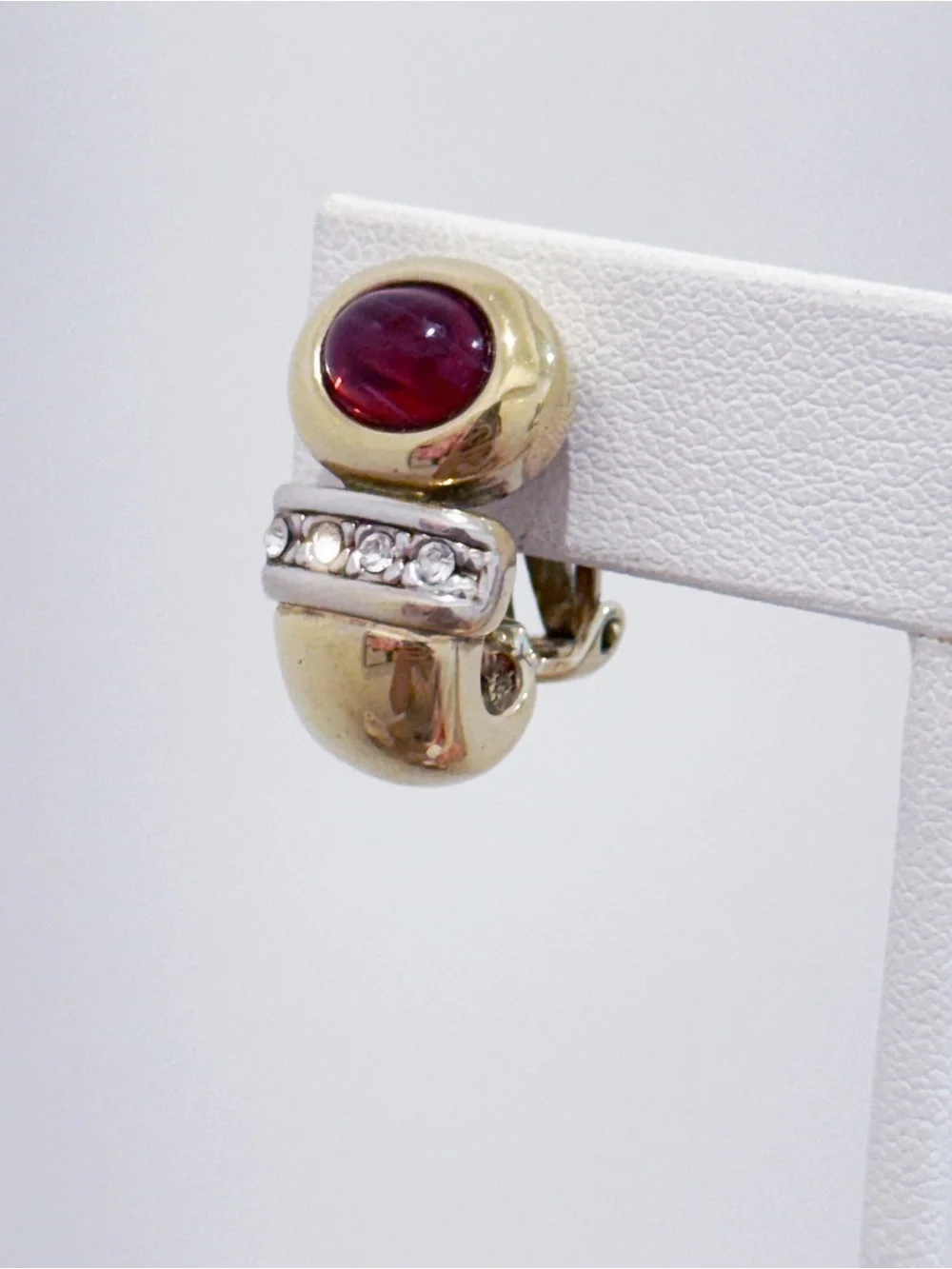Vintage gold tone red glass cabochon cz clip on earrings